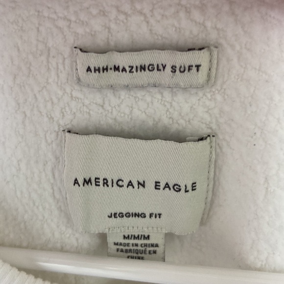 Size Medium Oversized Cozy White American Eagle Crew Neck - Picture 3 of 5